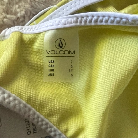 Volcom Girls Tropicoco Crop Bikini Top 7 Citron White NEW - Picture 5 of 6